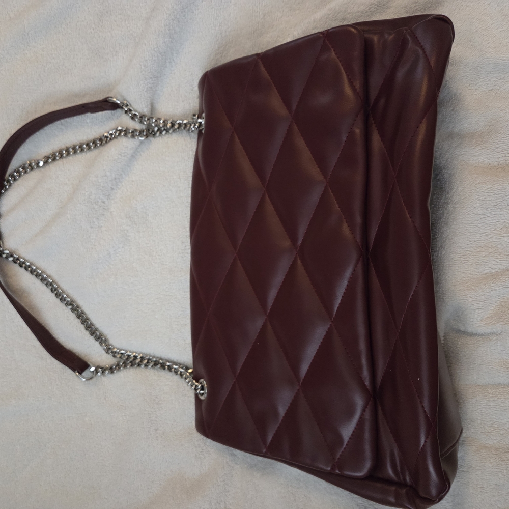 Elegant Burgundy Quilted Shoulder Bag